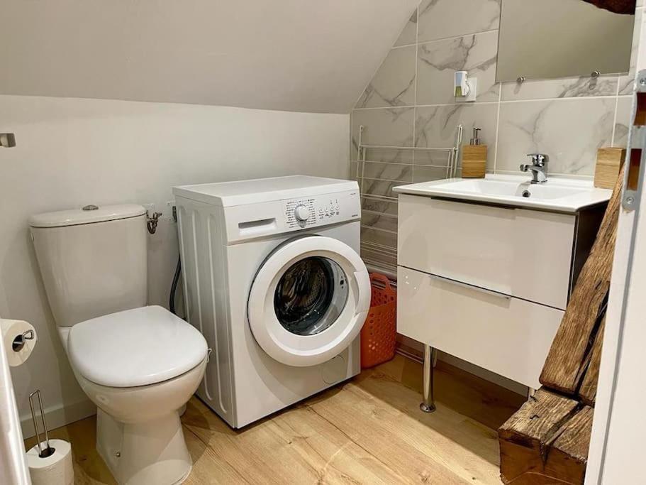 Appartement Cosy Centre Ville Saint-Amand-Mont-Rond Esterno foto